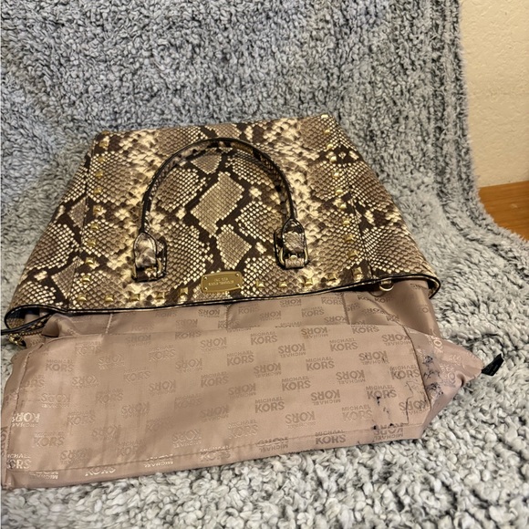 Michael Kors Snake Print handbag/crossbody - Picture 12 of 13